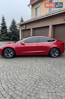 Седан Tesla Model 3 2018 в Софіївській Борщагівці