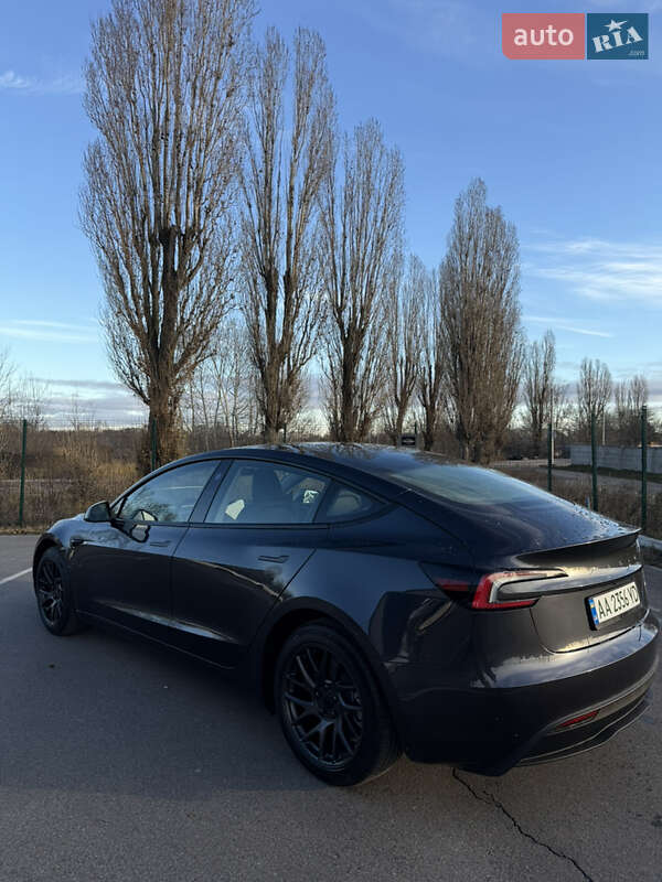 Седан Tesla Model 3 2025 в Киеве фото 3 Седан Tesla Model 3 2025 в Киеве
