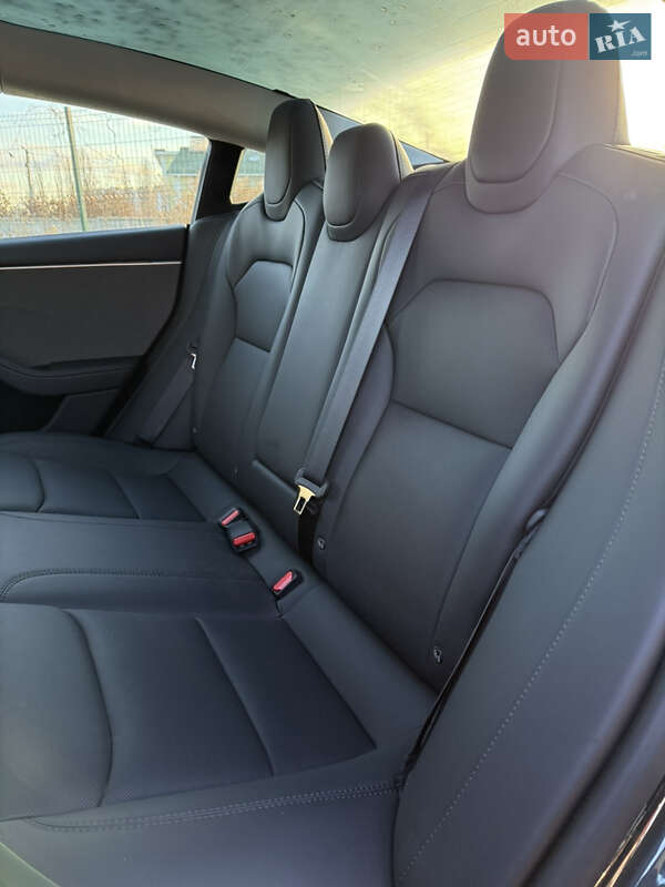 Седан Tesla Model 3 2025 в Киеве фото 18 Седан Tesla Model 3 2025 в Киеве