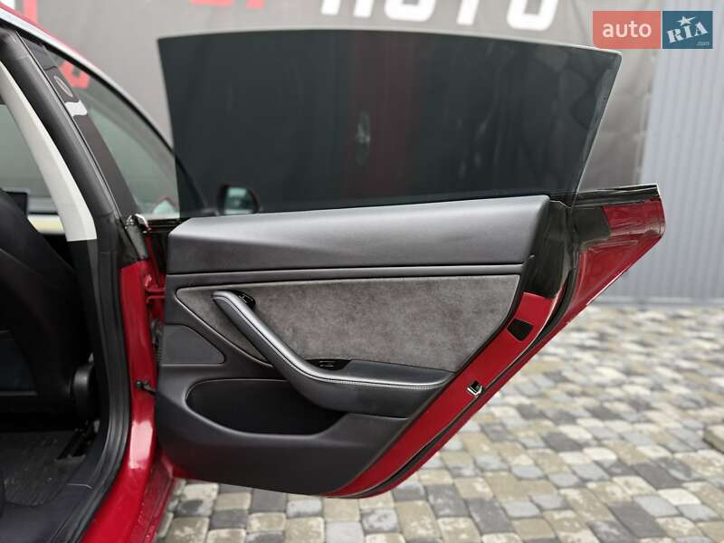 Седан Tesla Model 3 2018 в Львове фото 36 Седан Tesla Model 3 2018 в Львове
