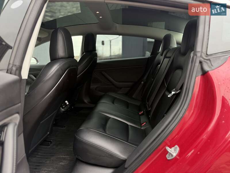 Седан Tesla Model 3 2018 в Львове фото 38 Седан Tesla Model 3 2018 в Львове
