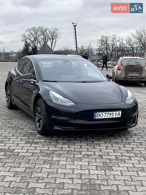 Седан Tesla Model 3 2018 в Тернополе фото 37 Седан Tesla Model 3 2018 в Тернополе