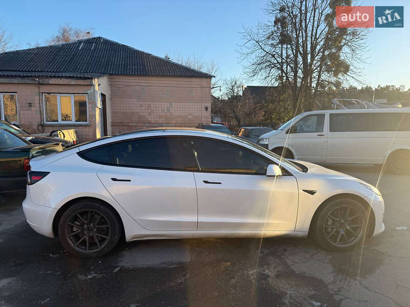 Седан Tesla Model 3 2022 в Киеве фото 5 Седан Tesla Model 3 2022 в Киеве