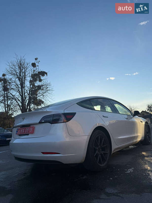 Седан Tesla Model 3 2022 в Киеве фото 6 Седан Tesla Model 3 2022 в Киеве