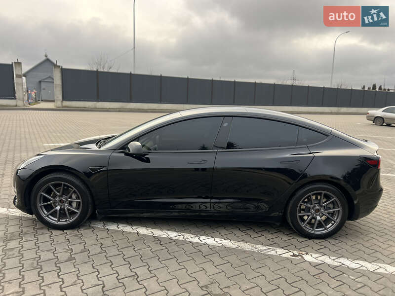 Седан Tesla Model 3 2023 в Луцке фото 13 Седан Tesla Model 3 2023 в Луцке