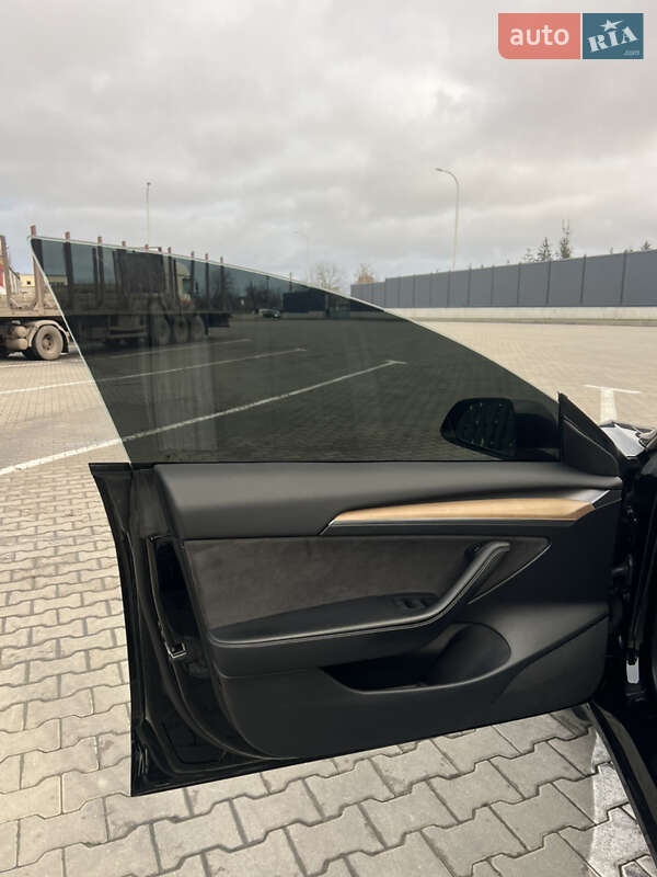Седан Tesla Model 3 2023 в Луцке фото 16 Седан Tesla Model 3 2023 в Луцке