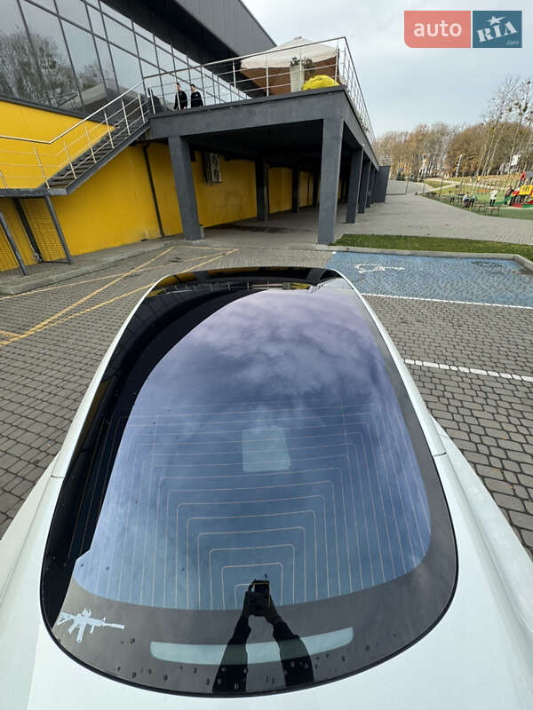 Седан Tesla Model 3 2018 в Шептицькому