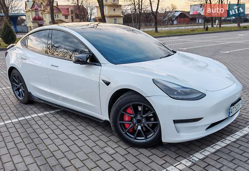 Седан Tesla Model 3 2021 в Коломые