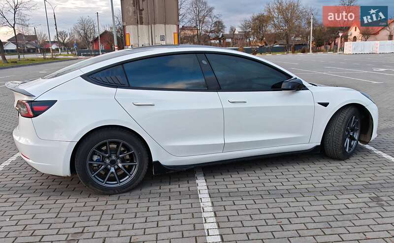 Седан Tesla Model 3 2021 в Коломые