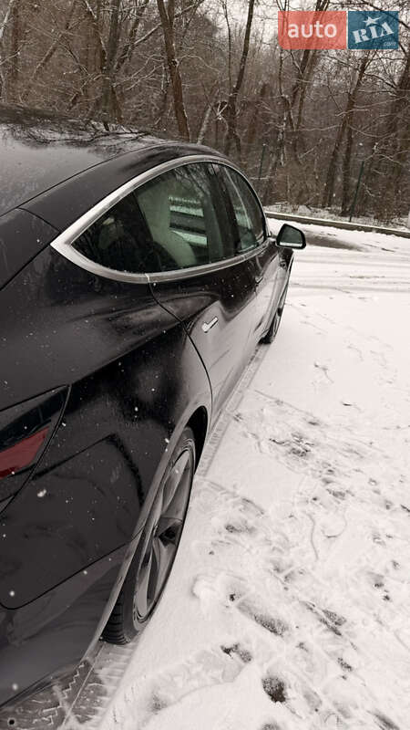 Седан Tesla Model 3 2019 в Киеве фото 34 Седан Tesla Model 3 2019 в Киеве