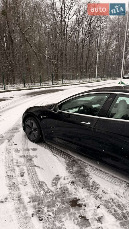 Седан Tesla Model 3 2019 в Киеве фото 38 Седан Tesla Model 3 2019 в Киеве