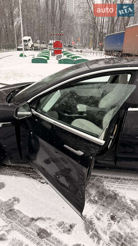 Седан Tesla Model 3 2019 в Киеве фото 49 Седан Tesla Model 3 2019 в Киеве