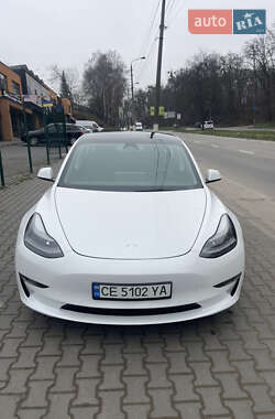Седан Tesla Model 3 2022 в Черновцах