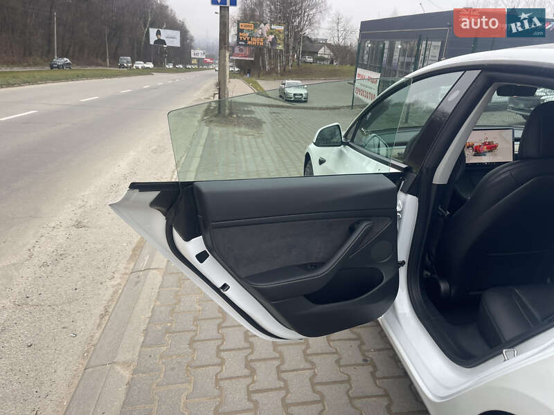 Седан Tesla Model 3 2022 в Черновцах фото 23 Седан Tesla Model 3 2022 в Черновцах