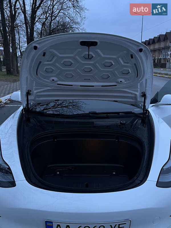 Седан Tesla Model 3 2019 в Чайках фото 12 Седан Tesla Model 3 2019 в Чайках