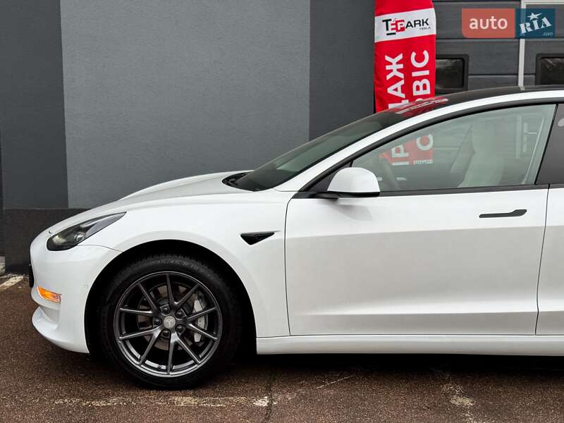 Седан Tesla Model 3 2021 в Киеве фото 5 Седан Tesla Model 3 2021 в Киеве
