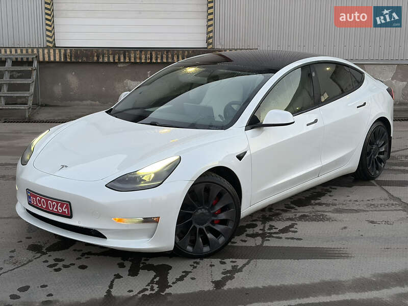 Седан Tesla Model 3 2021 в Львове