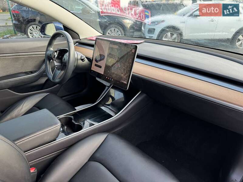 Седан Tesla Model 3 2019 в Луцке