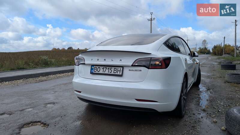 Седан Tesla Model 3 2021 в Тернополе