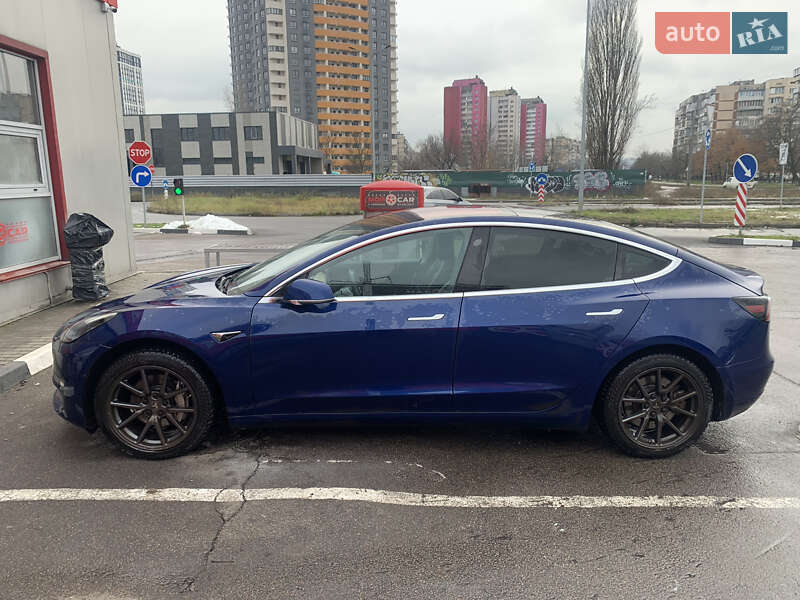 Седан Tesla Model 3 2018 в Житомире