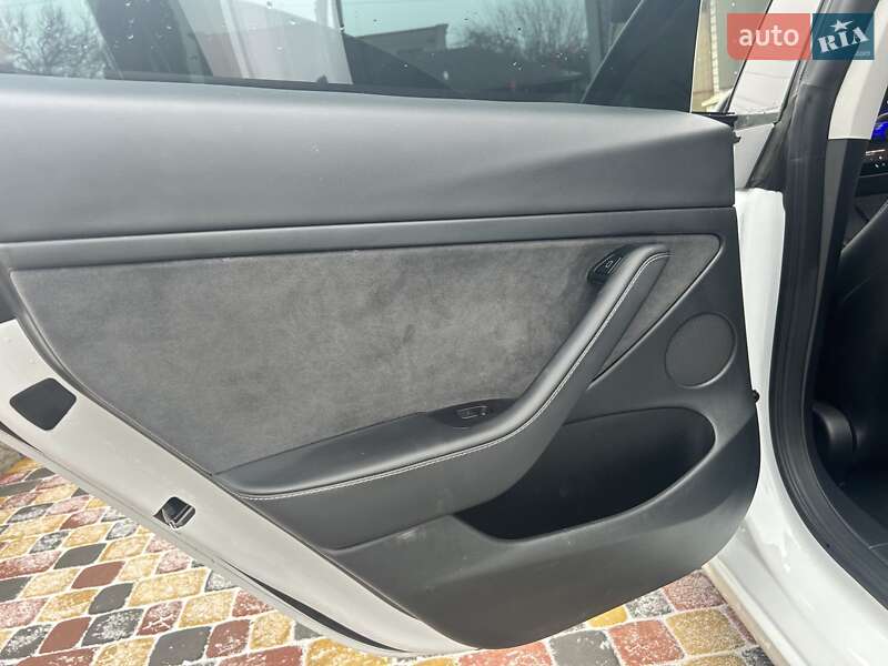 Седан Tesla Model 3 2023 в Полтаве фото 42 Седан Tesla Model 3 2023 в Полтаве