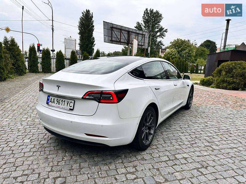 Седан Tesla Model 3 2019 в Берегово