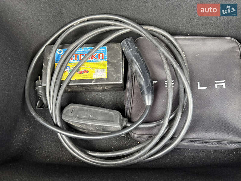 Седан Tesla Model 3 2019 в Киеве фото 12 Седан Tesla Model 3 2019 в Киеве
