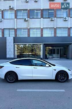 Седан Tesla Model 3 2021 в Виннице