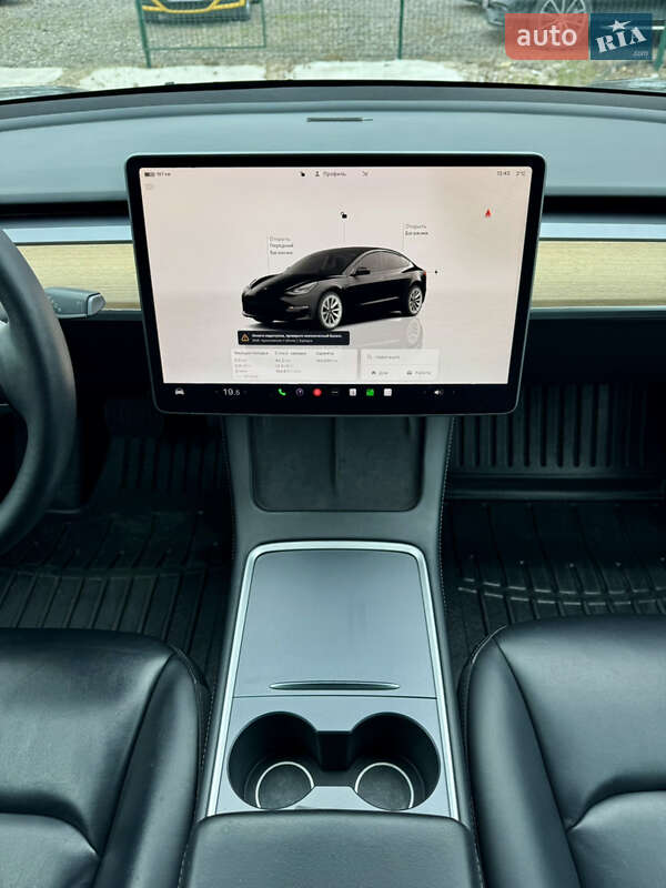 Седан Tesla Model 3 2022 в Киеве