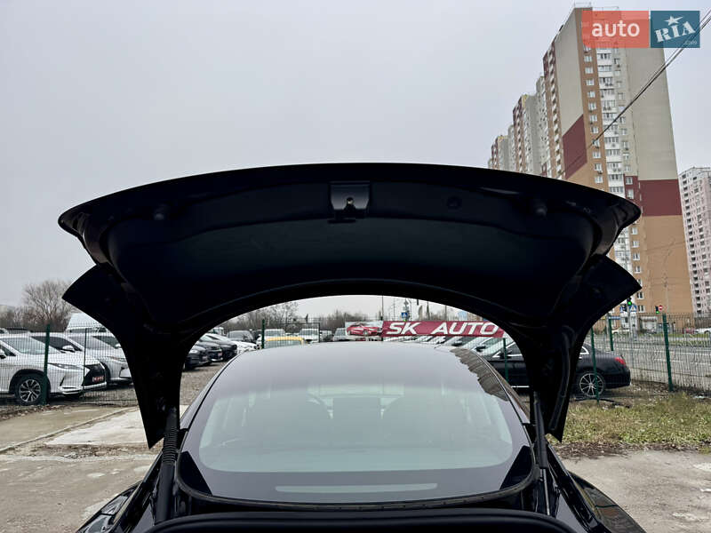 Седан Tesla Model 3 2022 в Киеве