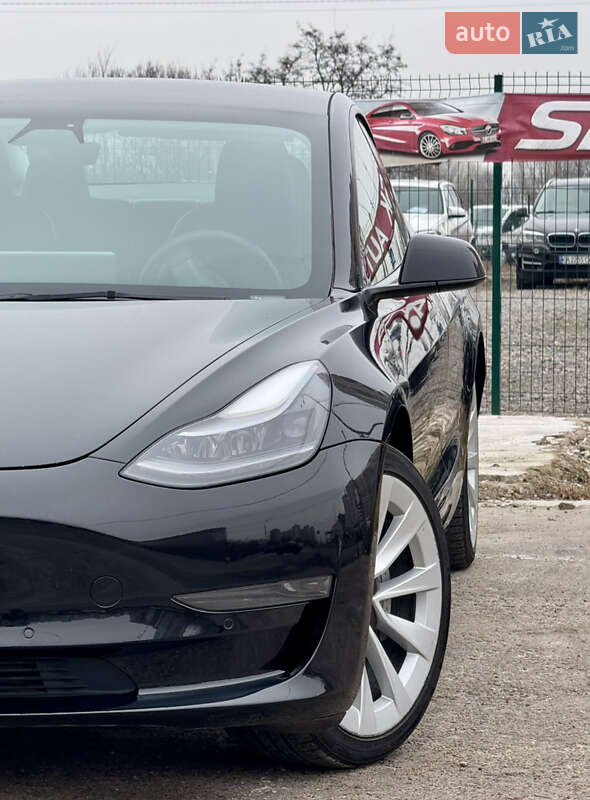 Седан Tesla Model 3 2022 в Киеве