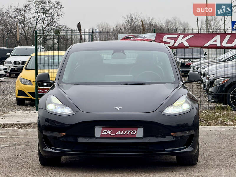 Седан Tesla Model 3 2022 в Киеве