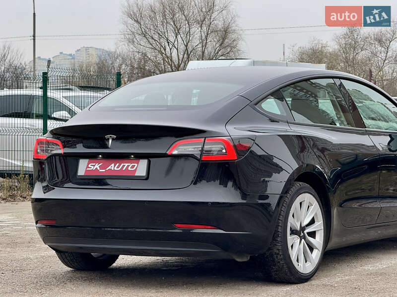 Седан Tesla Model 3 2022 в Киеве