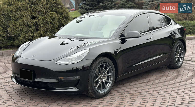 Седан Tesla Model 3 2021 в Днепре фото 2 Седан Tesla Model 3 2021 в Днепре
