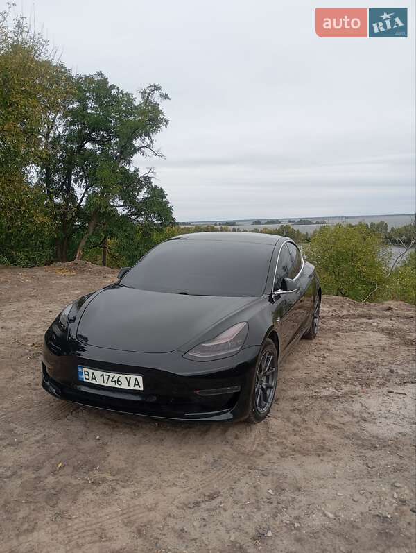 Седан Tesla Model 3 2020 в Кропивницком