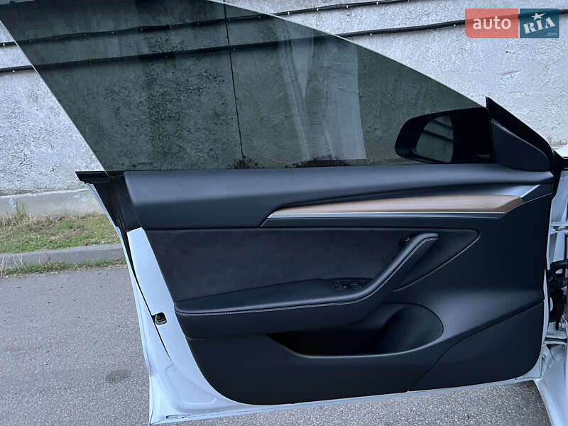 Седан Tesla Model 3 2021 в Киеве фото 17 Седан Tesla Model 3 2021 в Киеве