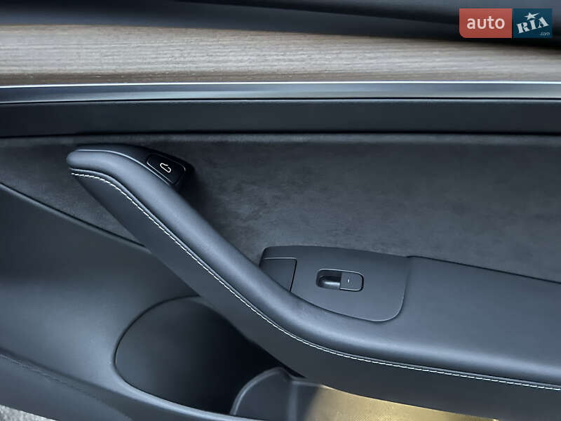 Седан Tesla Model 3 2021 в Киеве фото 31 Седан Tesla Model 3 2021 в Киеве