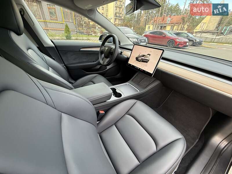 Седан Tesla Model 3 2023 в Киеве