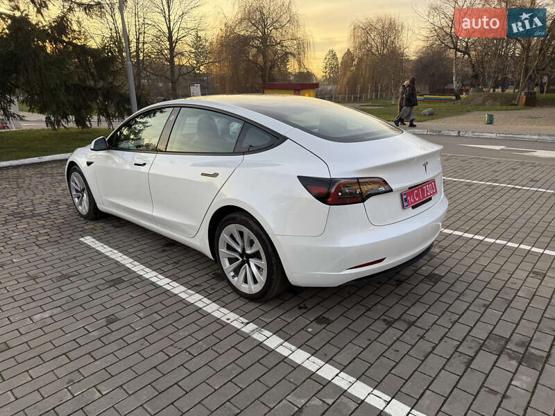 Седан Tesla Model 3 2023 в Луцке фото 4 Седан Tesla Model 3 2023 в Луцке
