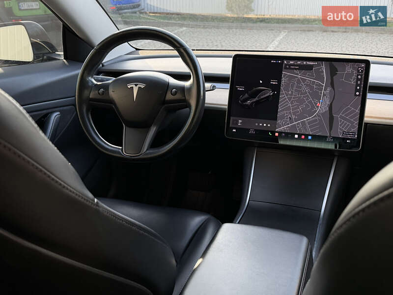 Седан Tesla Model 3 2018 в Ивано-Франковске