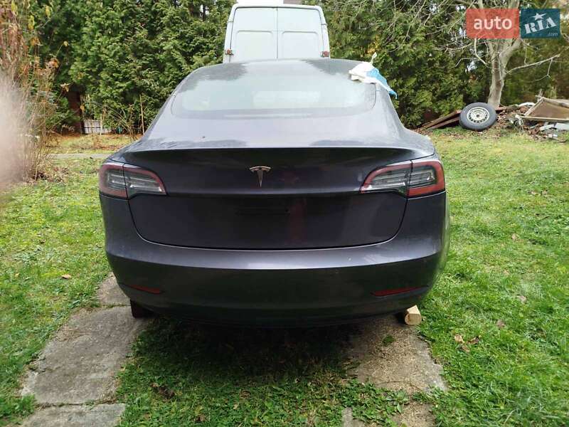 Седан Tesla Model 3 2019 в Львове