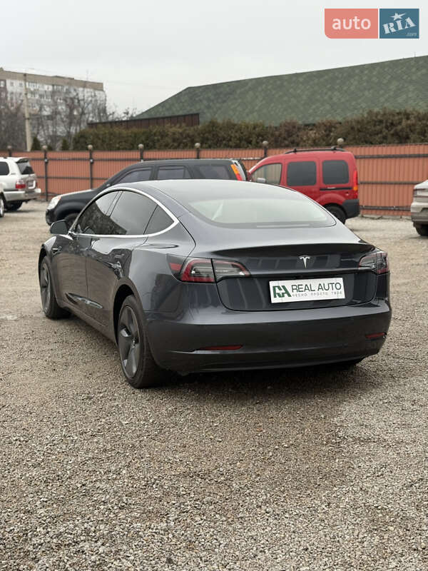 Седан Tesla Model 3 2019 в Кропивницком