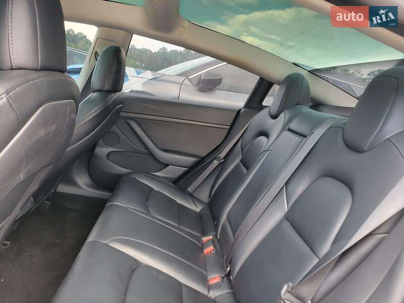 Седан Tesla Model 3 2022 в Киеве
