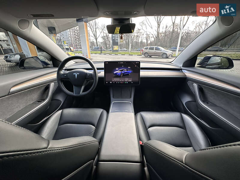 Седан Tesla Model 3 2022 в Днепре
