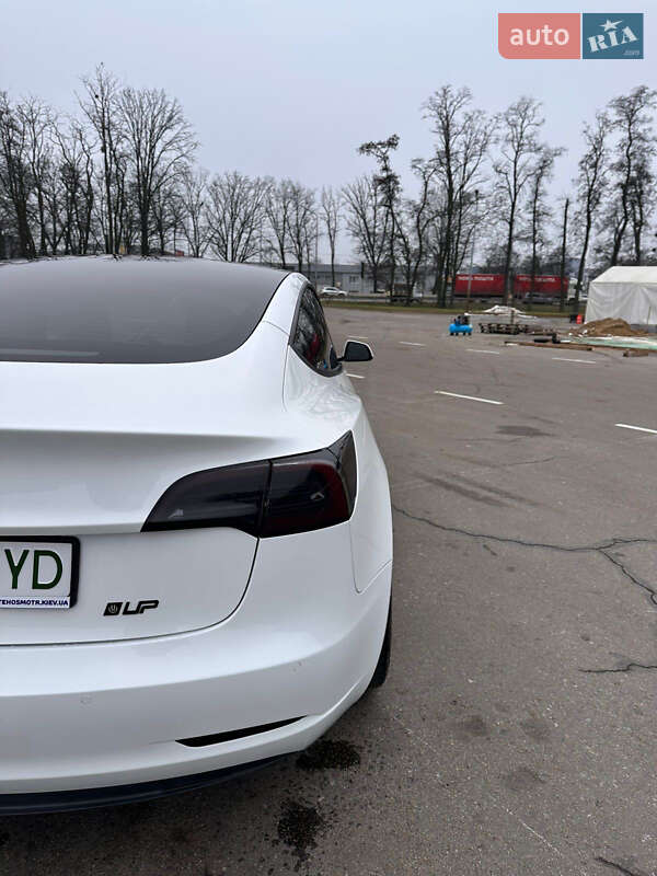 Седан Tesla Model 3 2022 в Киеве