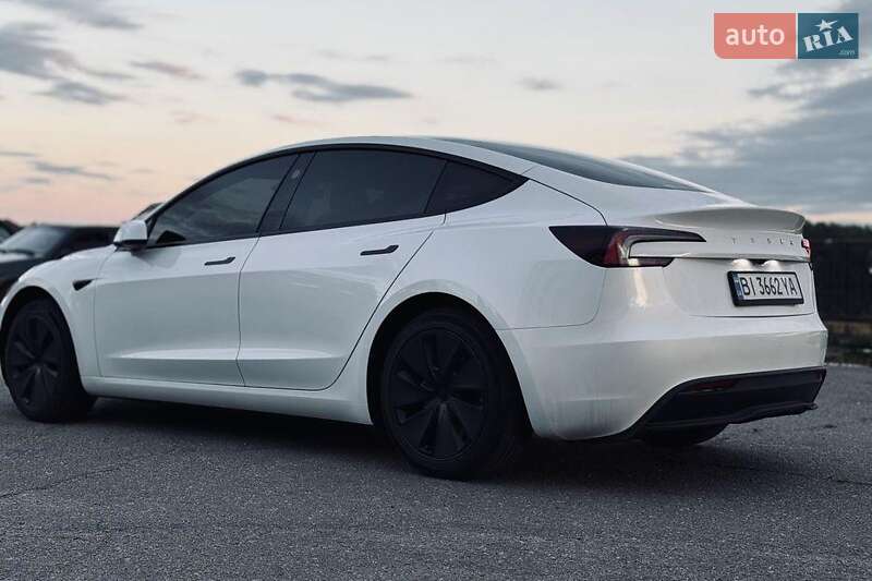 Седан Tesla Model 3 2024 в Киеве