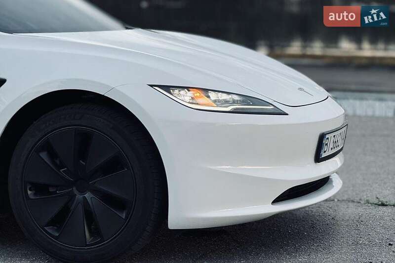 Седан Tesla Model 3 2024 в Киеве