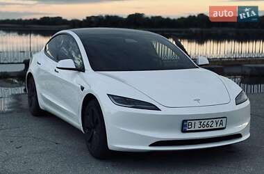 Седан Tesla Model 3 2024 в Киеве