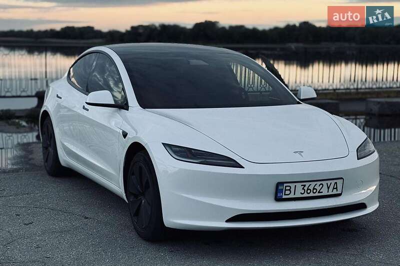 Седан Tesla Model 3 2024 в Киеве