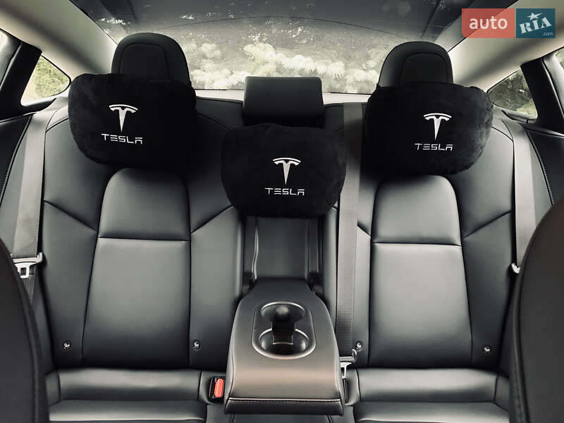 Седан Tesla Model 3 2018 в Киеве